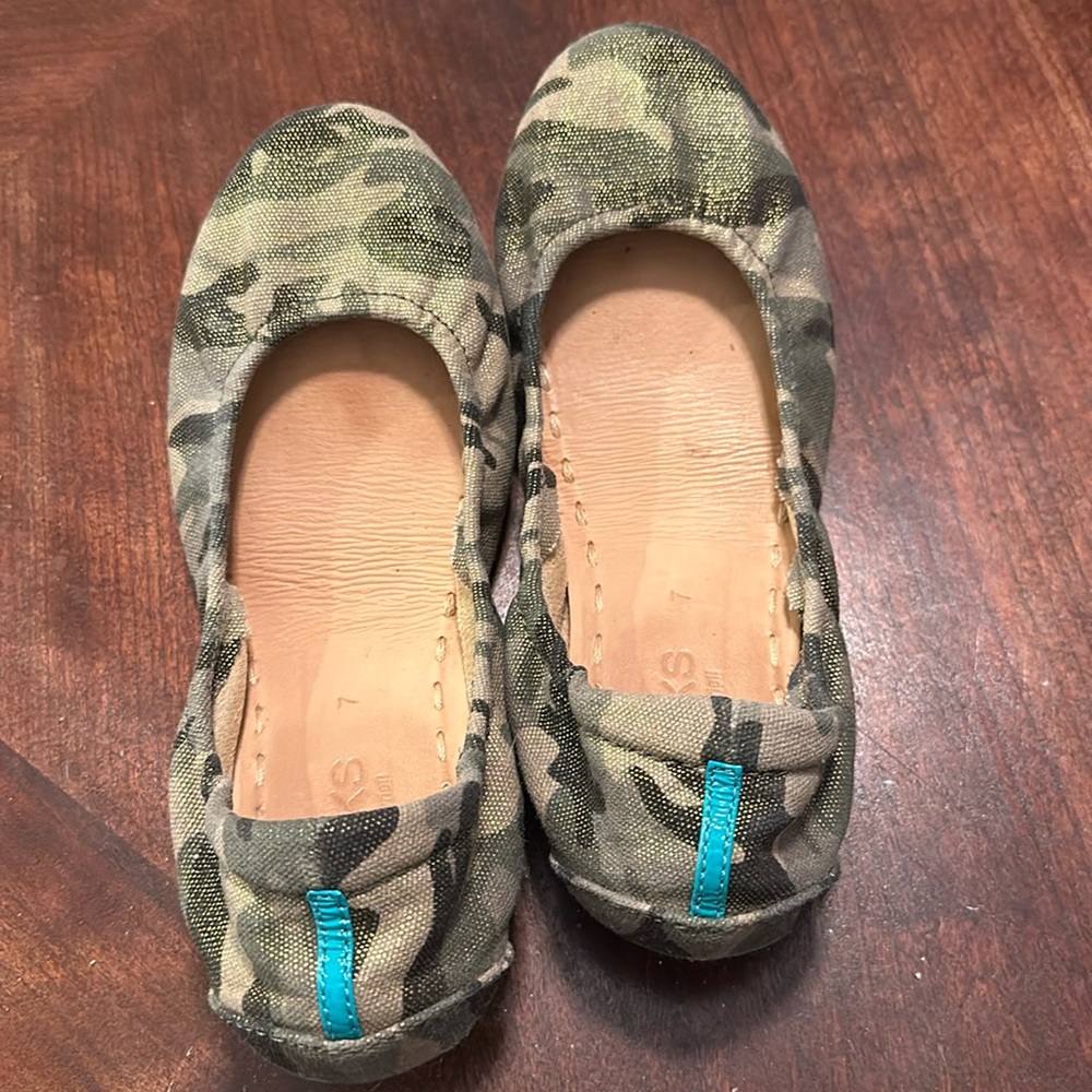 Tieks Camo Metallic Gold- Size 7